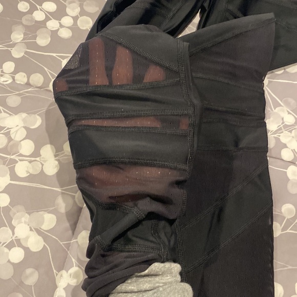 Lululemon high times mesh front 7/8 leggings - Picture 2 of 5